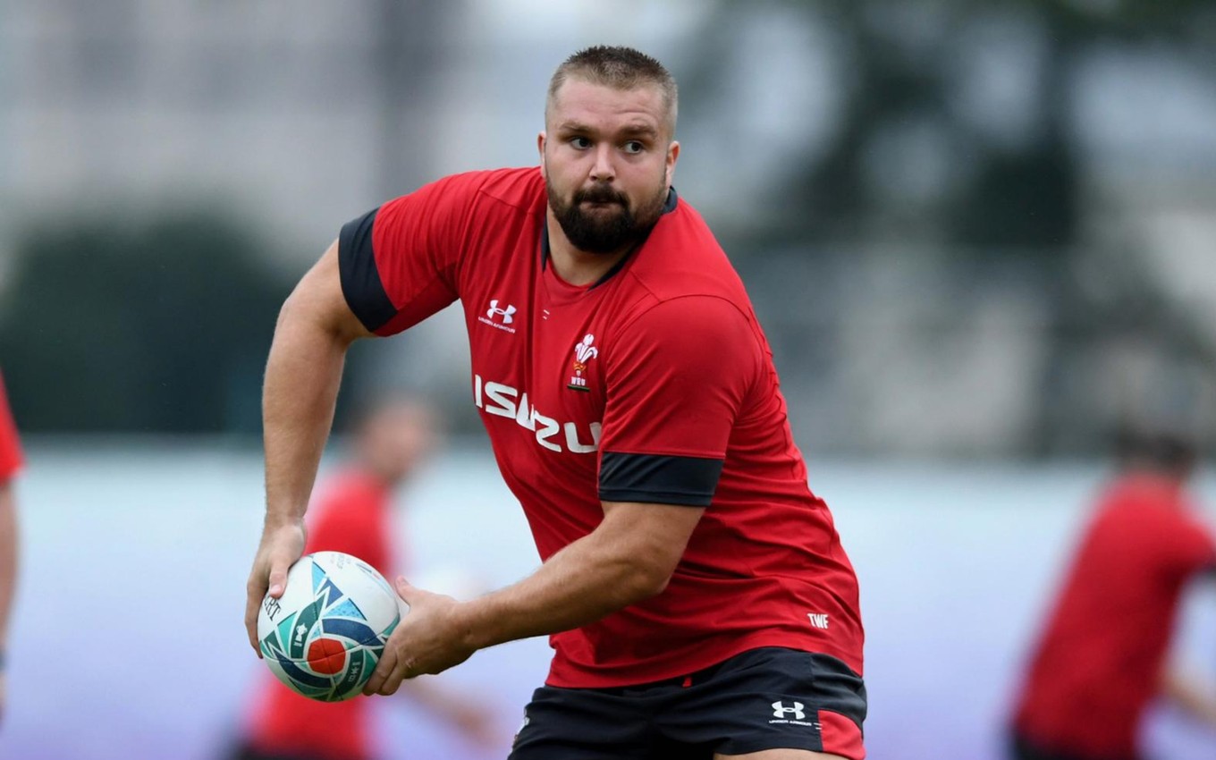 Francis starts for Wales in semi-final