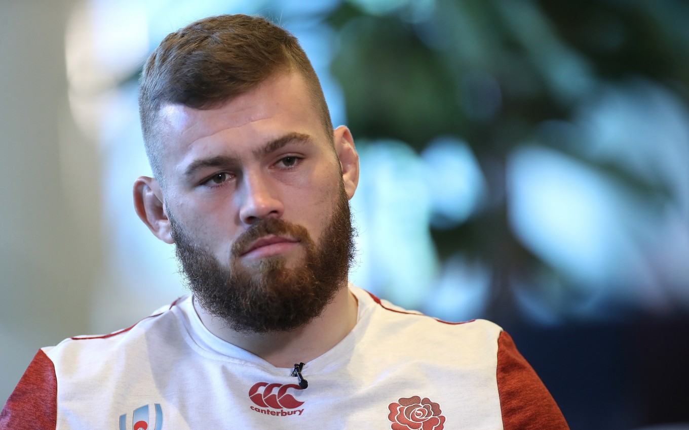 Cowan-Dickie leaves England camp