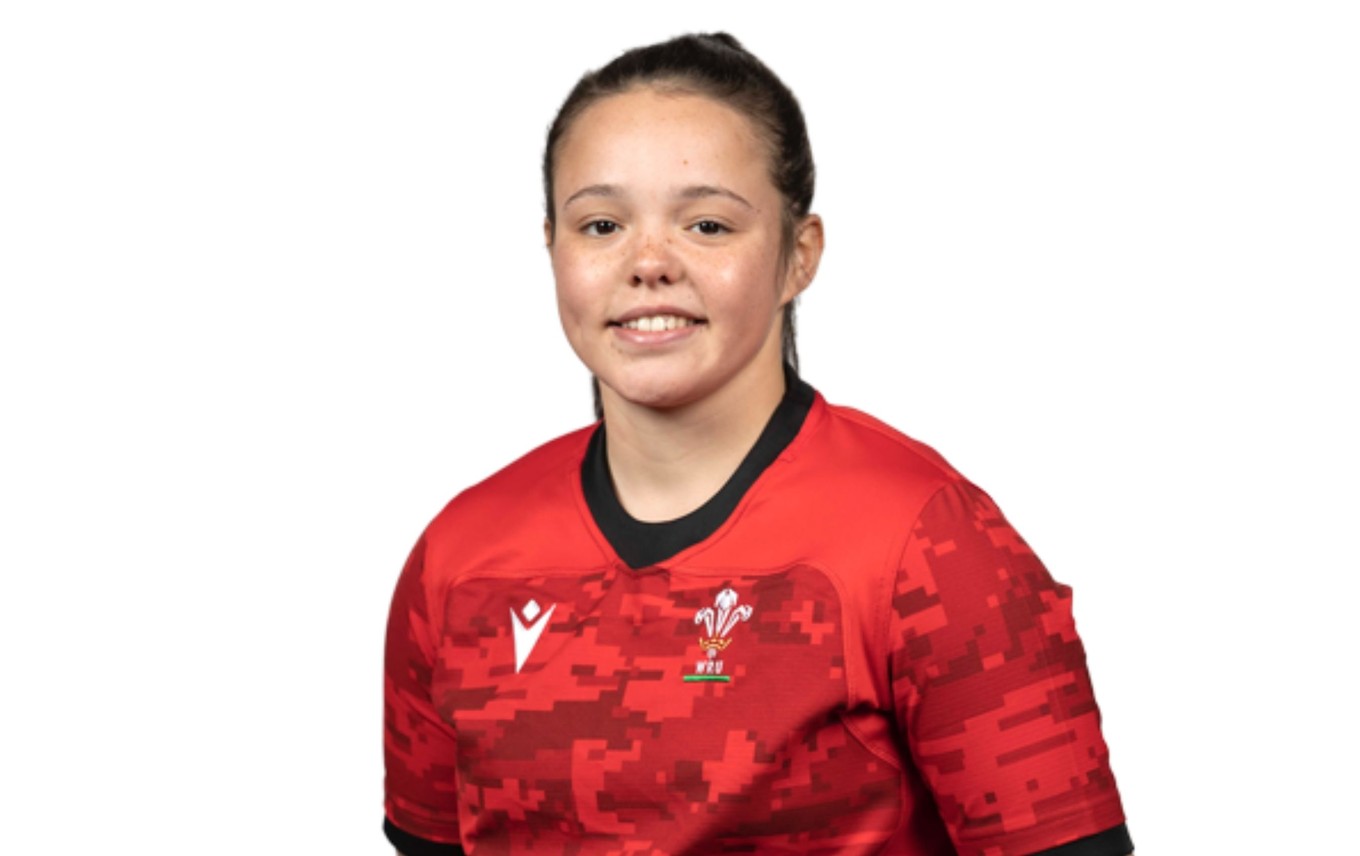 Davies makes Test debut for Wales