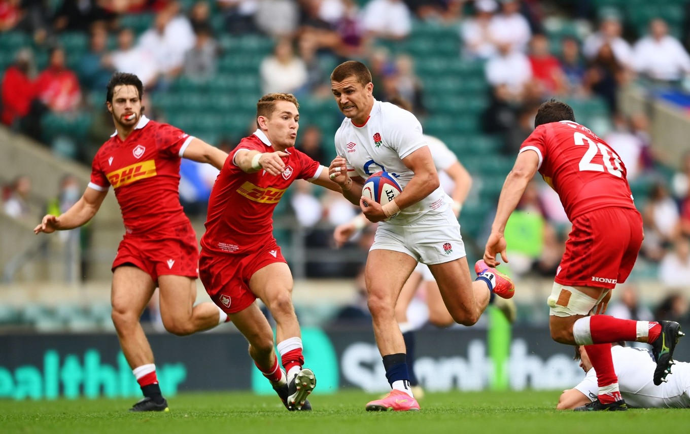 Slade helps England to east past Canada