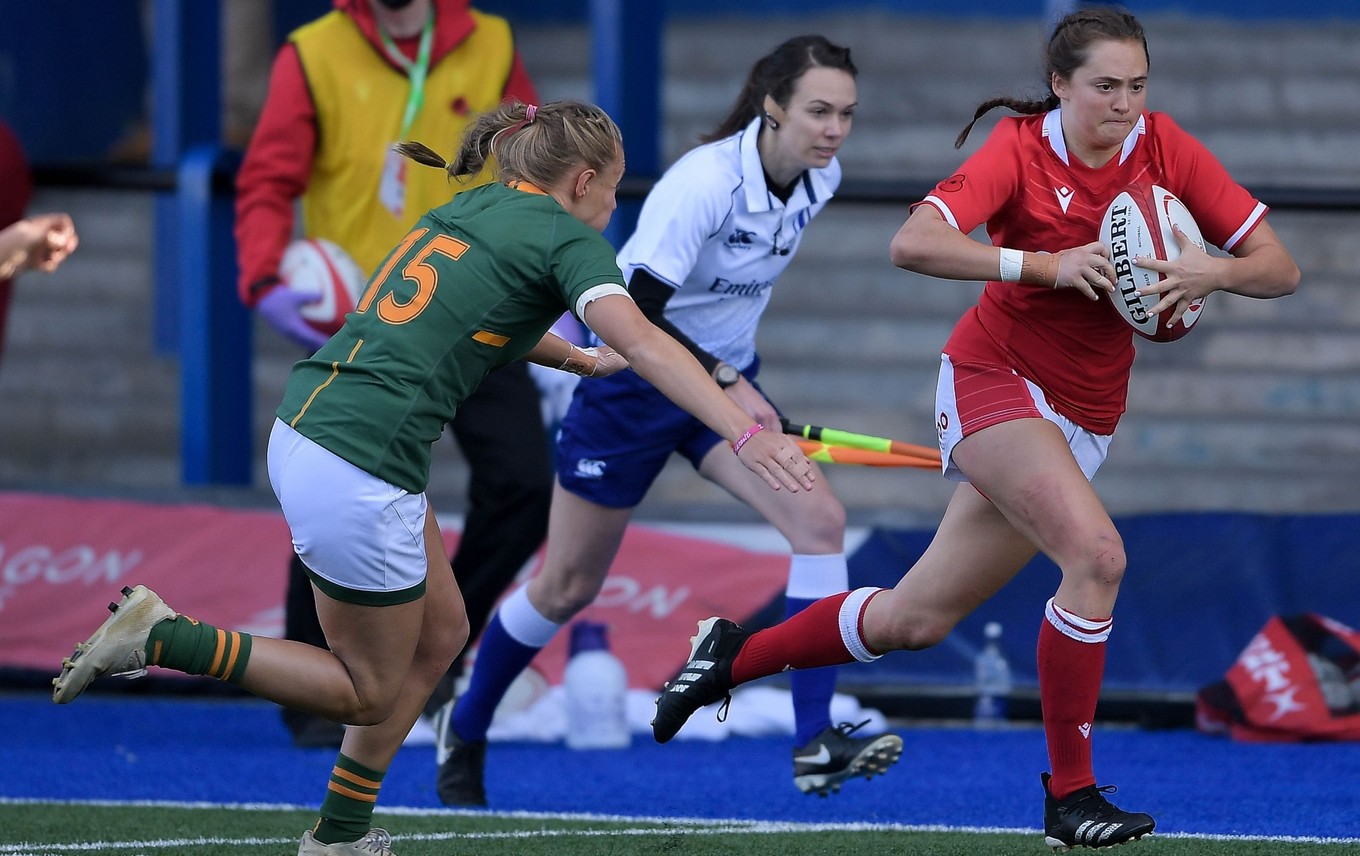 Chiefs pair help Welsh Women to victory