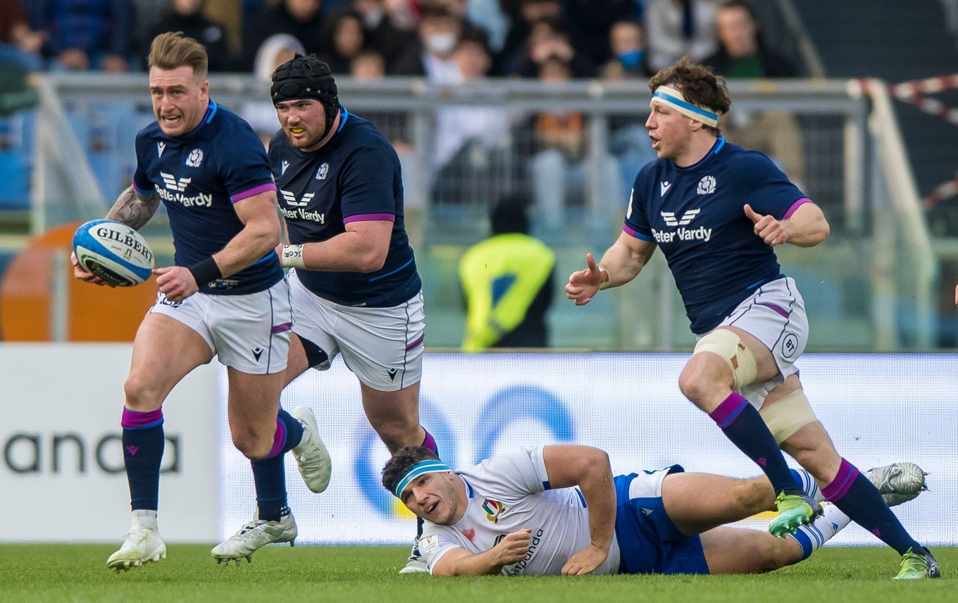 Hogg scores as Scotland defeat Italy