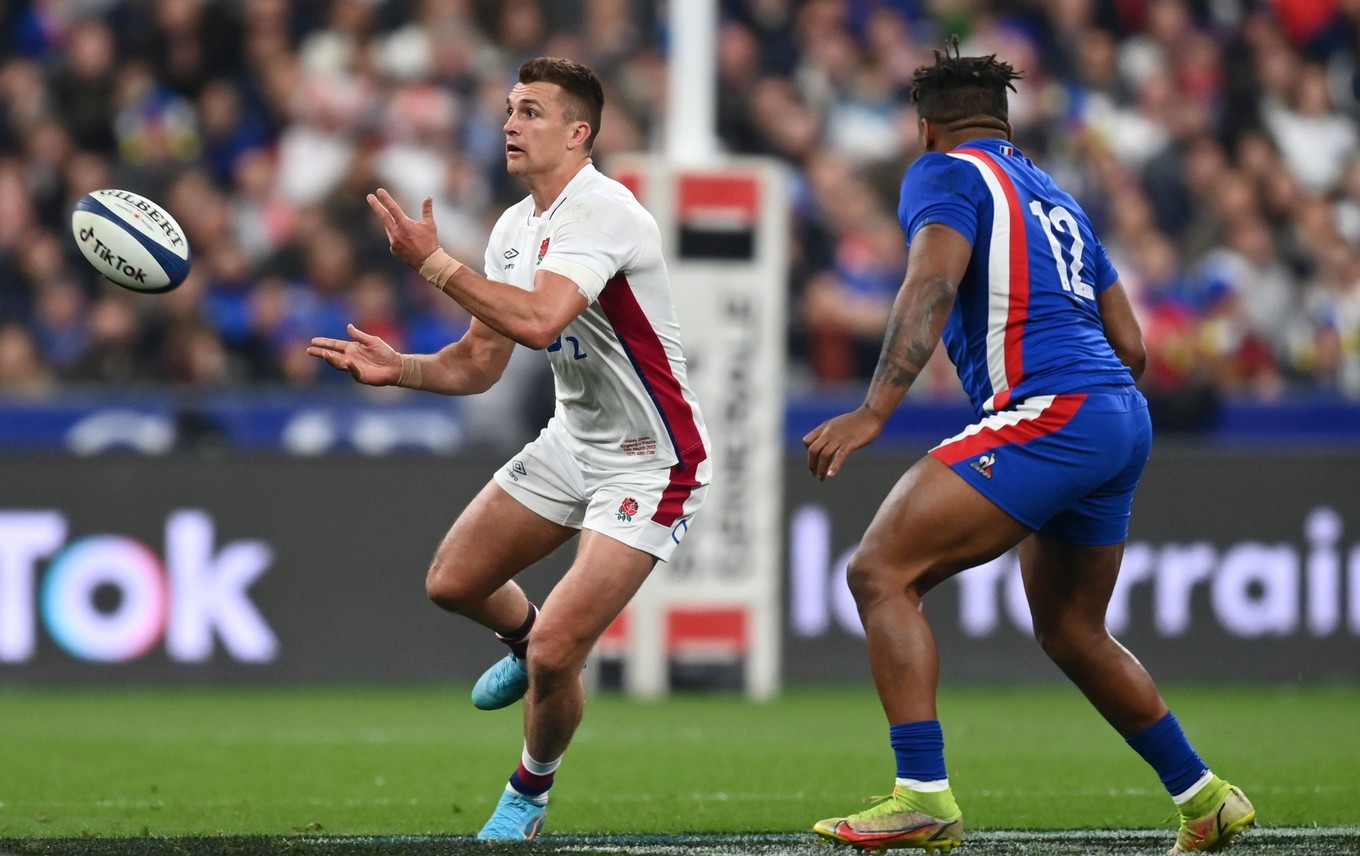 England slip to defeat against France