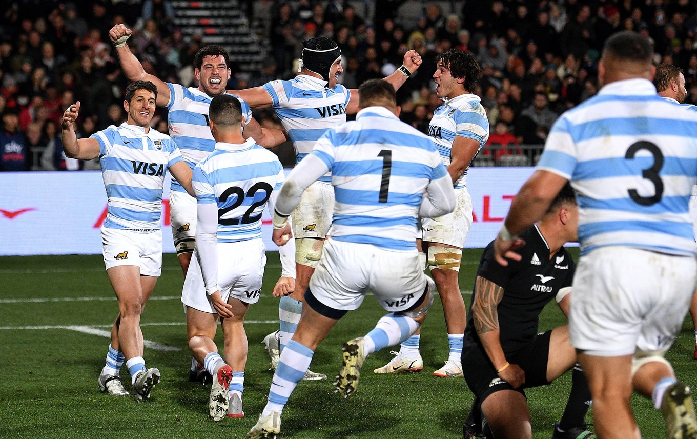 Grondona helps Pumas down All Blacks