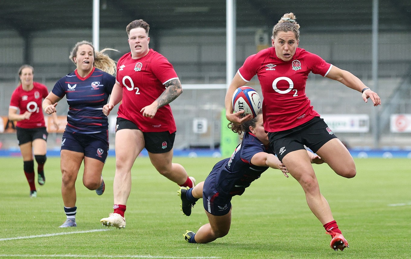 MacDonald named in Red Roses squad