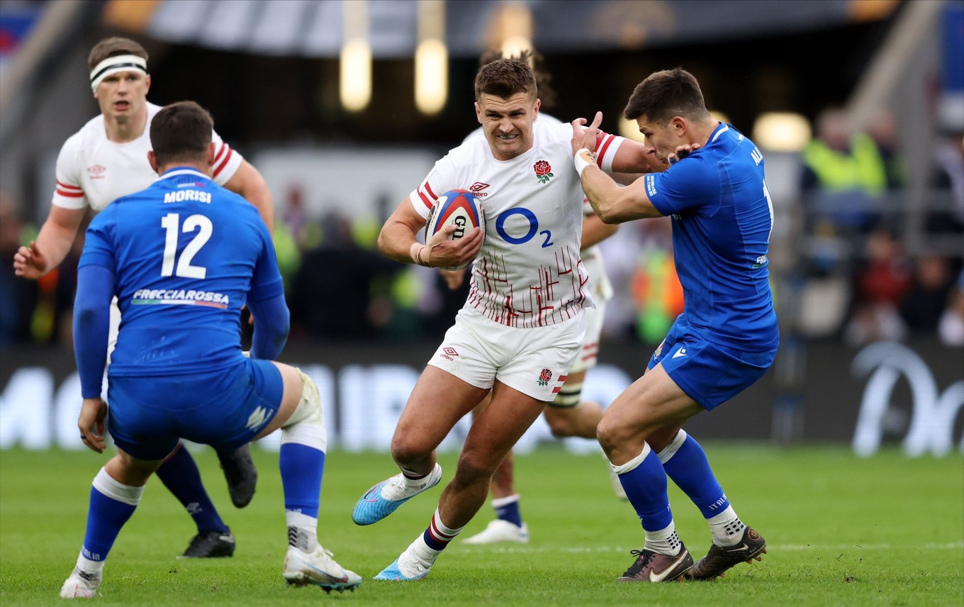 Slade helps England to victory over Italy