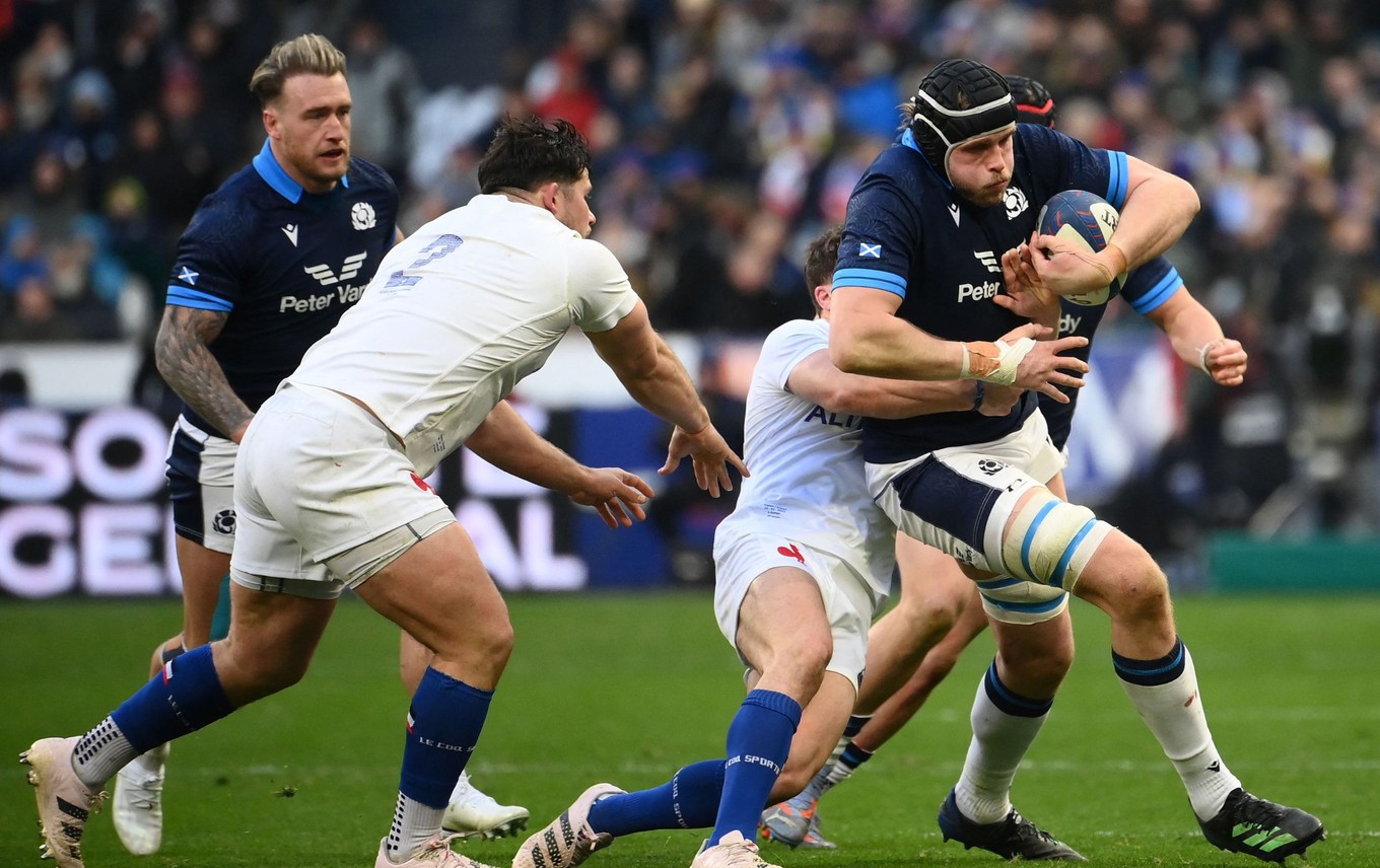 Scotland slip to defeat against France