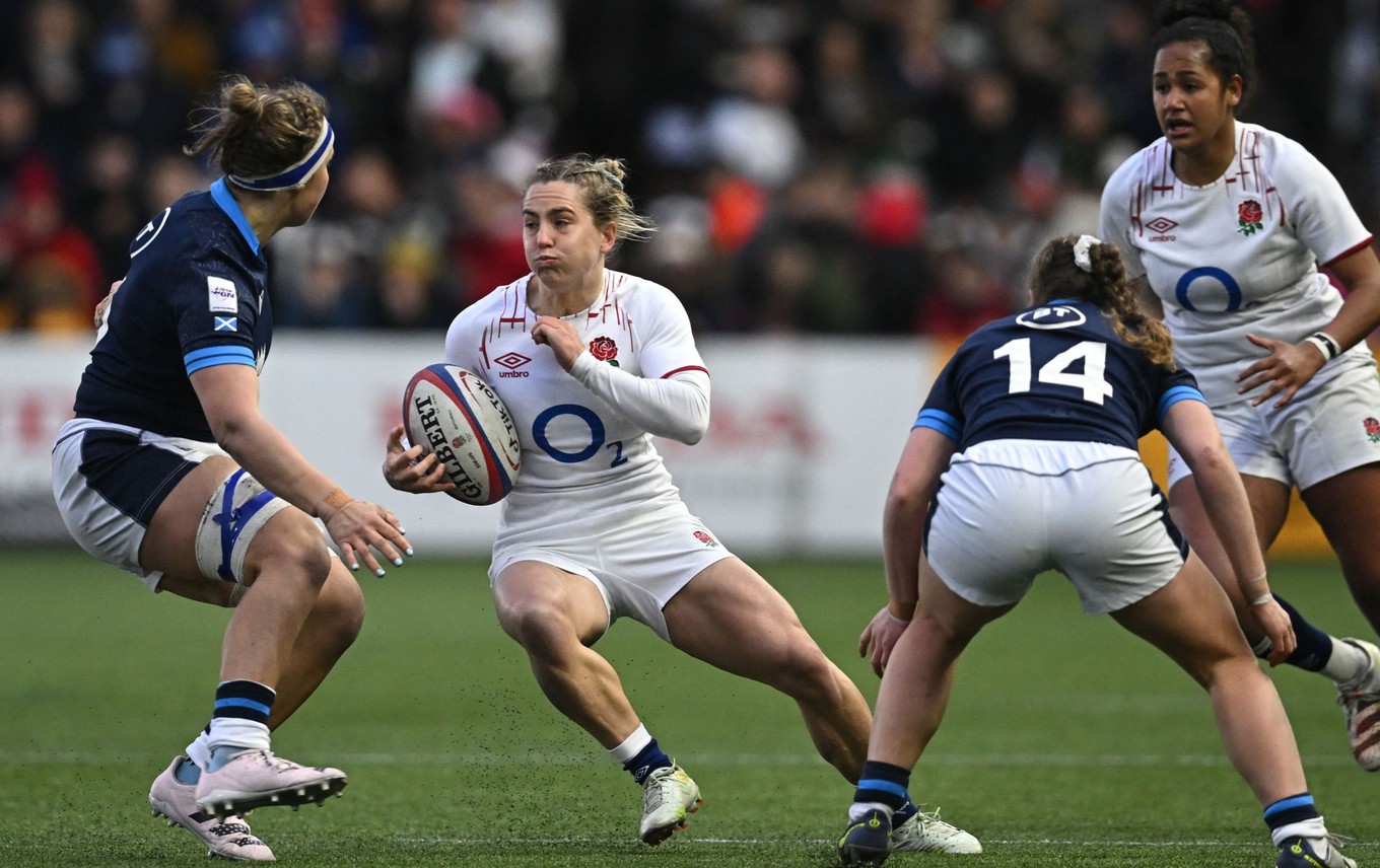 MacDonald helps England to victory