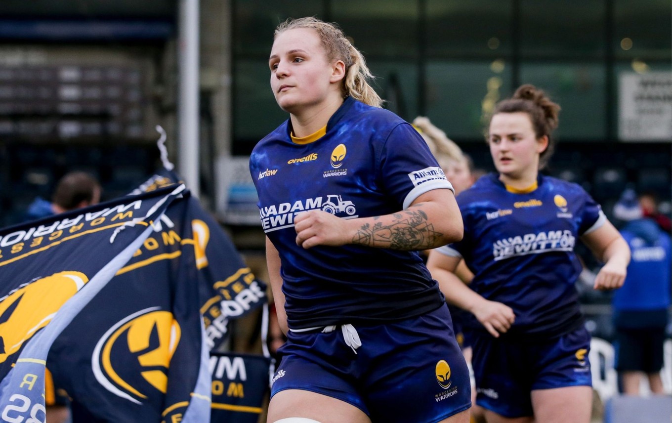 Bricknell Signs for Chiefs Women