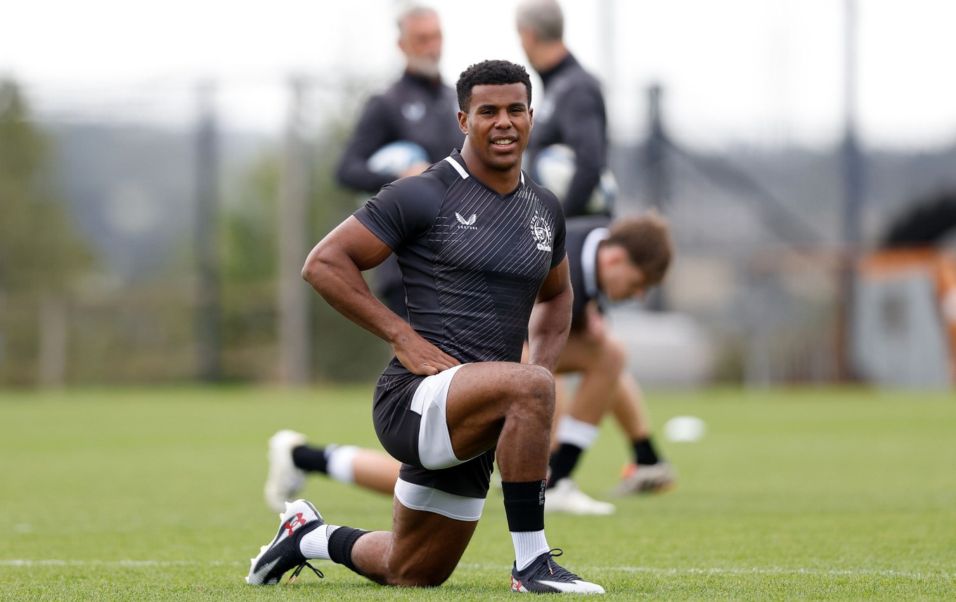 saints (a) prem r1.jpg